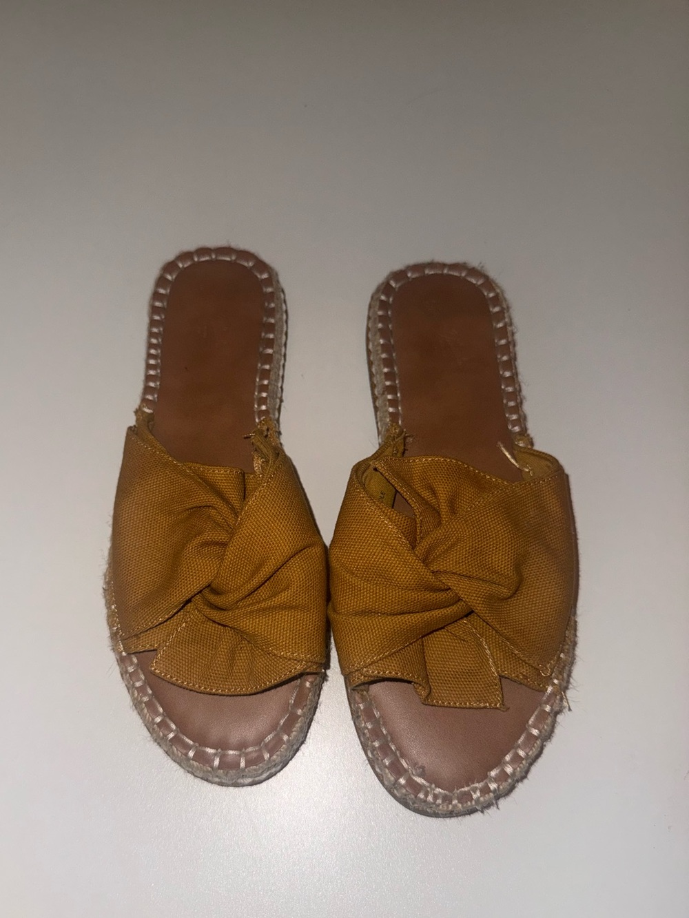 Universal Thread Women’s Mustard Knotted Espadrille Slide Sandals size 8
